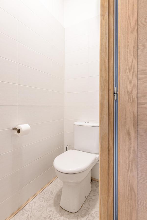 Large 3 Bdr Center Leilighet
